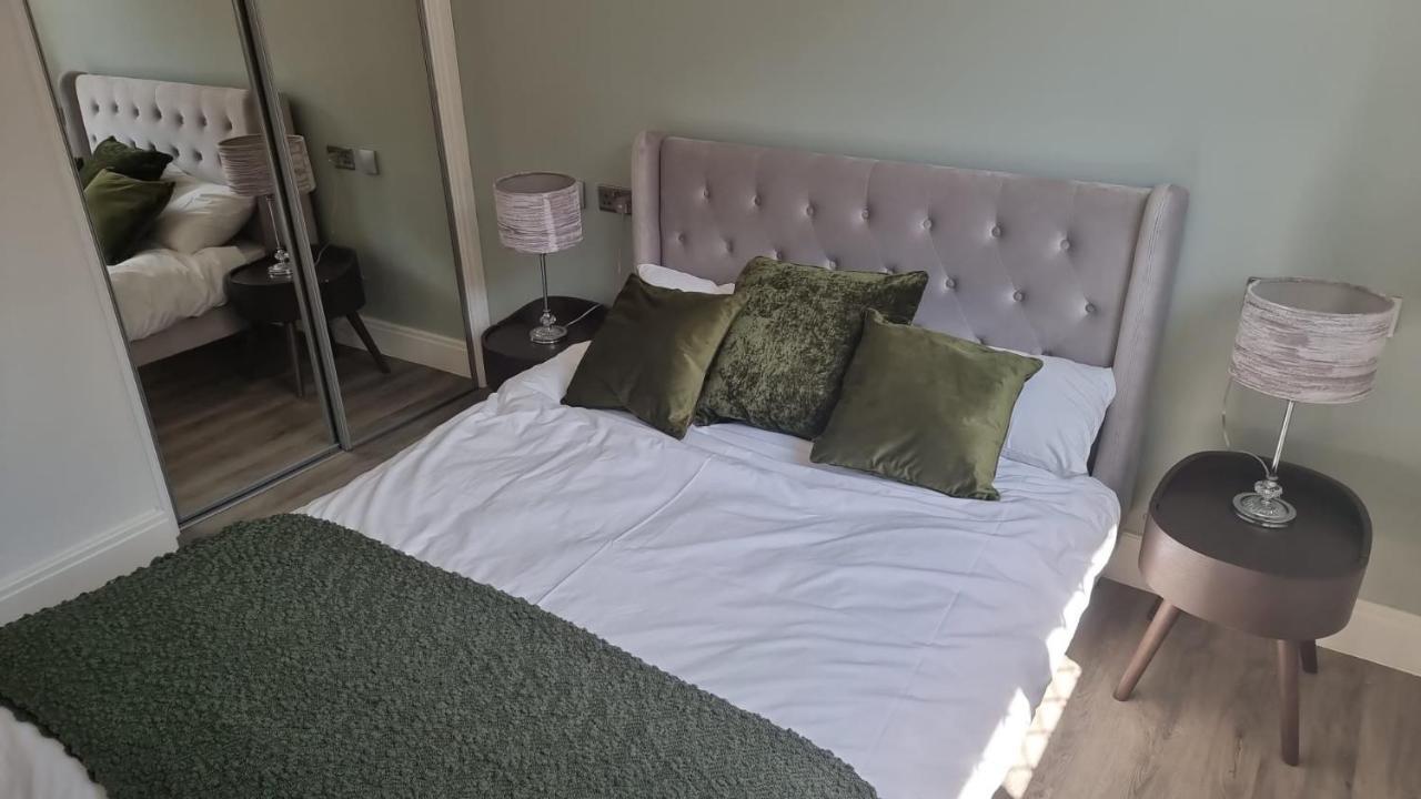 Jasmin Apartments - Luxury 1 & 2 Bedroom Units With Free Parking Bushey Ngoại thất bức ảnh