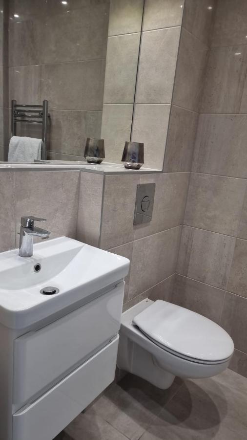 Jasmin Apartments - Luxury 1 & 2 Bedroom Units With Free Parking Bushey Ngoại thất bức ảnh