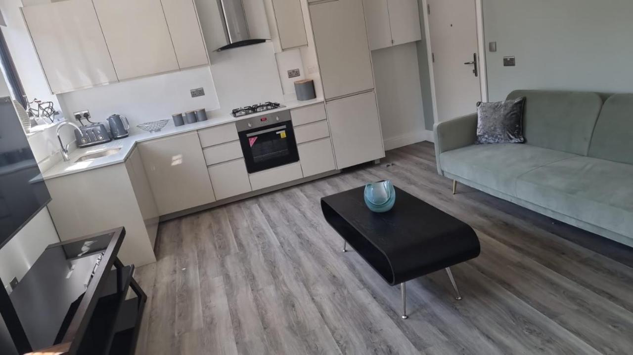 Jasmin Apartments - Luxury 1 & 2 Bedroom Units With Free Parking Bushey Ngoại thất bức ảnh